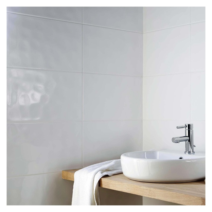 B & deals q bathroom tiles