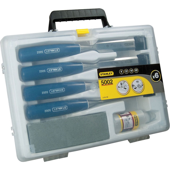 Set of 4 Bevel Edge Chisels & Oilstone