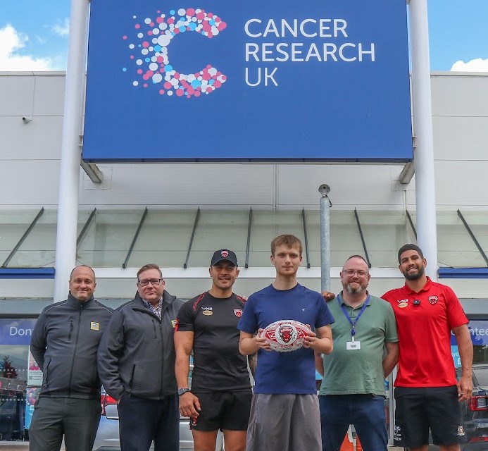 Salford Red Devils support Cancer Research UK